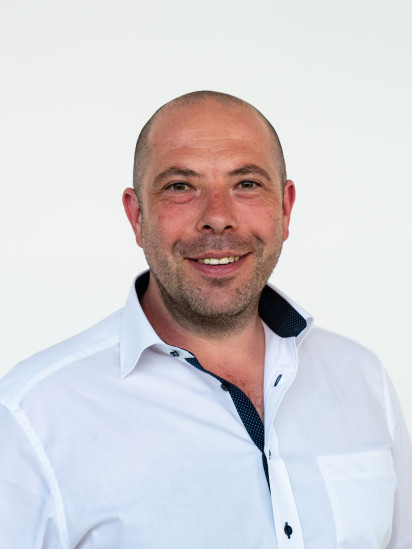 : Dominik Schneider